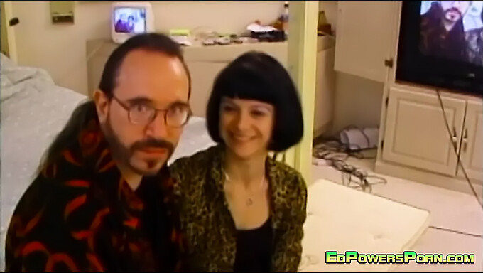 Vintage Porno Med Unge Og Gamle Som Kysser Og Knuller