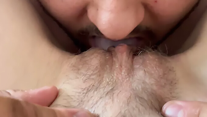 Chatte Blonde Serrée: Une Petite Amie Amateur Se Fait Bouffer