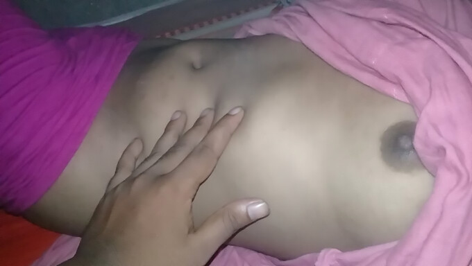 18+ Kundičkový Sex: Horúca Desi Tínedžerská Dievčina To Berie