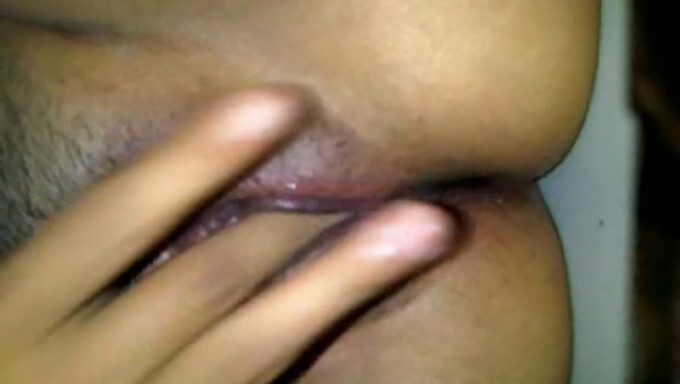 Yanti Dharmayanti'S Intimate Masturbation Session