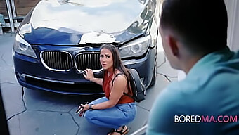 Carmela Clutch Este Folosită Gratuit De Fiul Ei Într-Un Videoclip Fierbinte