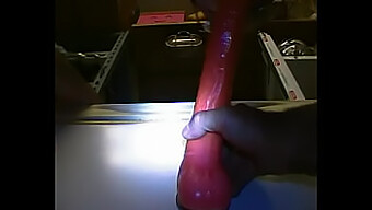 Ervaar De Sensatie Van Deepthroaten Met Deze Dildo