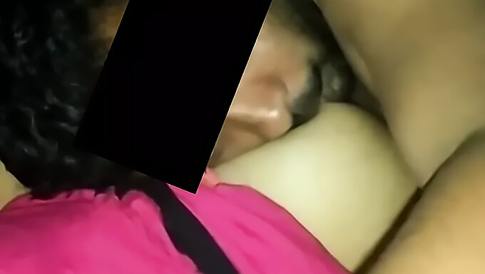 Payudara Semulajadi Gadis India Rani Melonjak Dalam Video Tegar