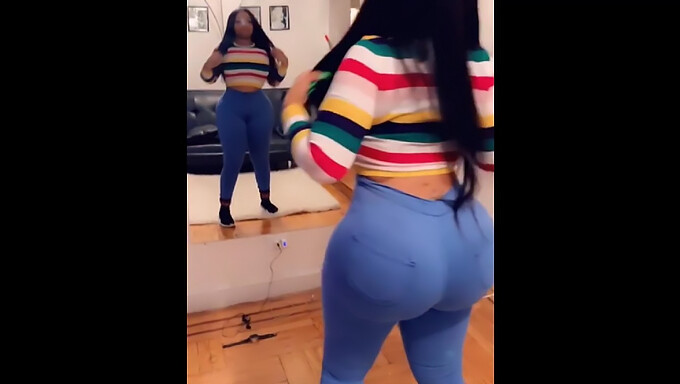 Een Twerkend Extravaganza Met Hete Latina, Afro-Amerikaanse En Amerikaanse Artiesten